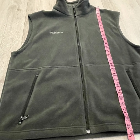 COLUMBIA Men’s Dark Green Fleece Sleeveless Vest - Picture 4 of 8